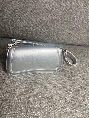 Contemporary Metallic Silver Shoulder Bag with Detachable Strap brand Cluci